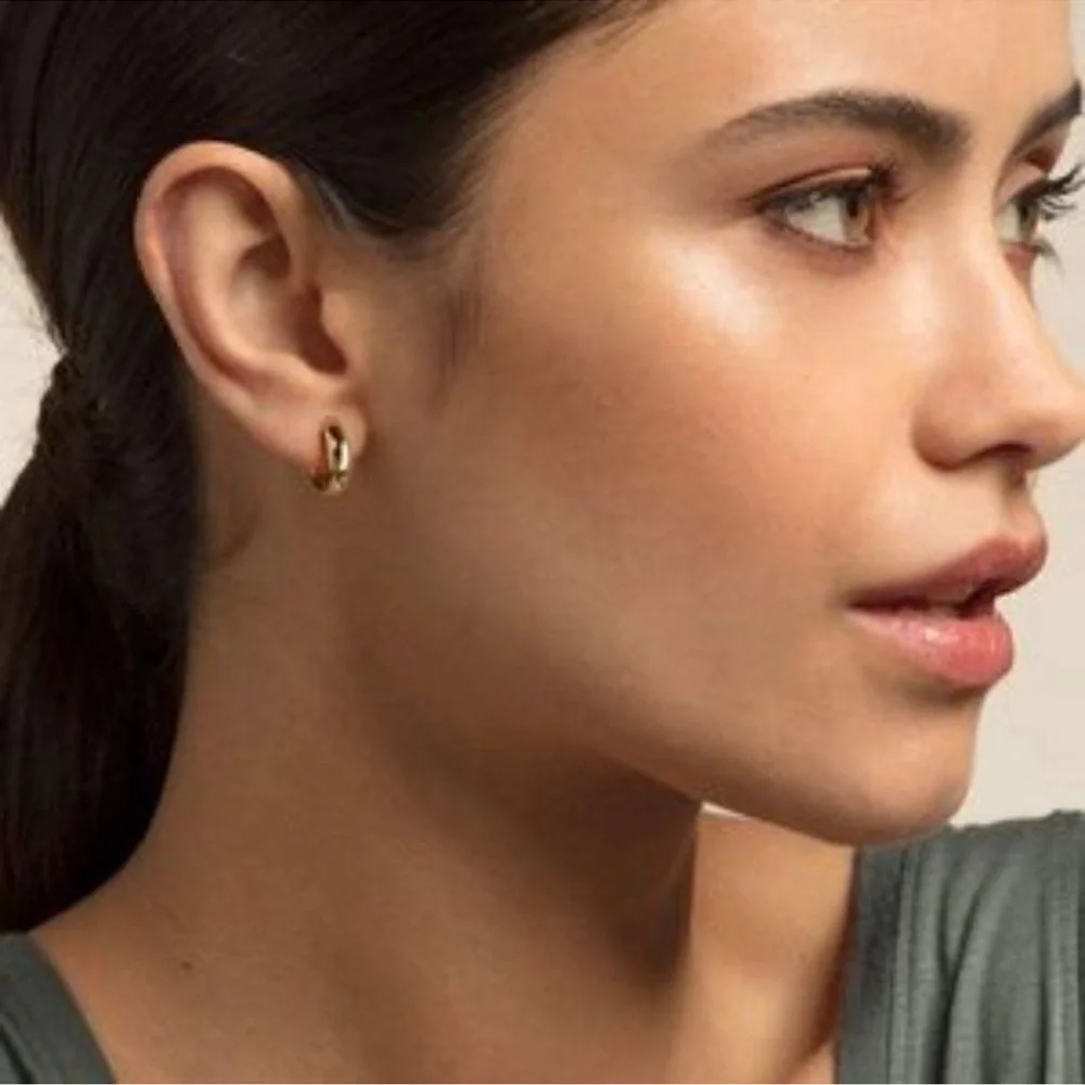 New 14K Gold Plated Chunky Tiny Hoop Earrings - Picture 2 of 3